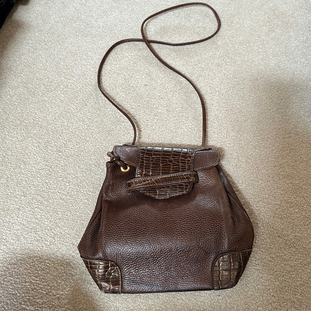 Good condition leather satchel, VINTAGE !! Genuine leather